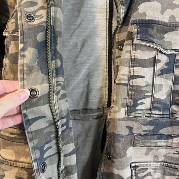 Sanctuary Green Army Camo Print Mock Neck Cargo Utility Jacket Size Medium - Picture 10 of 14